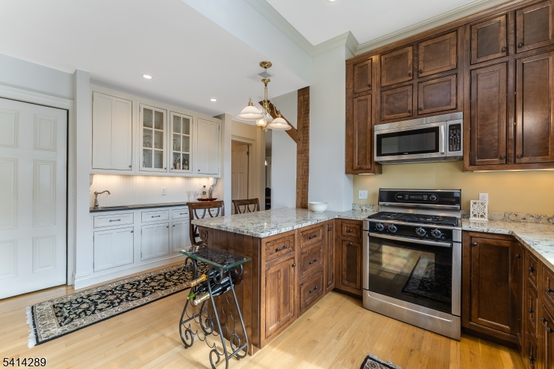 68 West Main Street Clinton, NJ 08809 - Photo 11 of 33