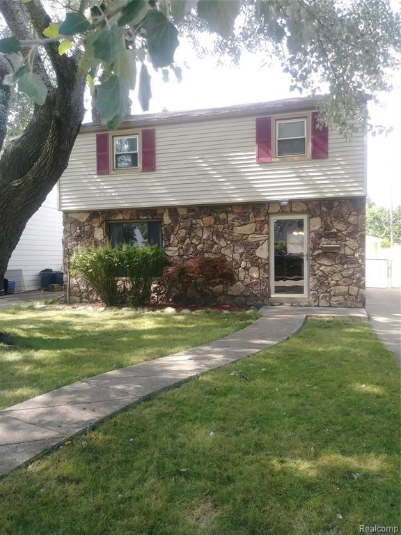 8609 Harding Center Line, MI 48015 - Photo 1 of 16