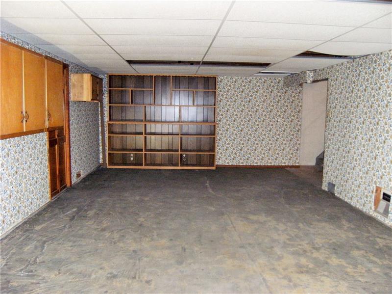 1101 Gringo Road Aliquippa, PA 15001 - Photo 19 of 25 Gameroom Looking Right