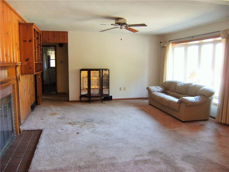 Living Room Looking Towards Bedrooms