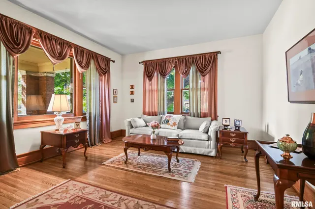 $459,900 | 104 Tremont Street, Lincoln, IL 62656