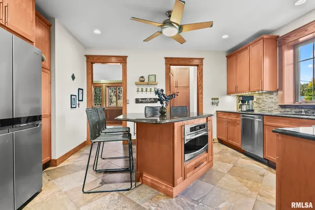 $459,900 | 104 Tremont Street, Lincoln, IL 62656