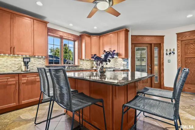 $459,900 | 104 Tremont Street, Lincoln, IL 62656