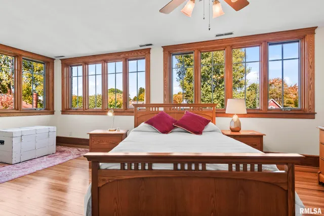 $459,900 | 104 Tremont Street, Lincoln, IL 62656