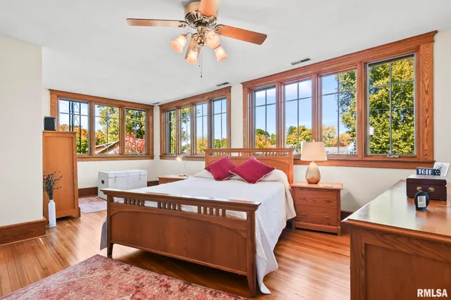 $459,900 | 104 Tremont Street, Lincoln, IL 62656