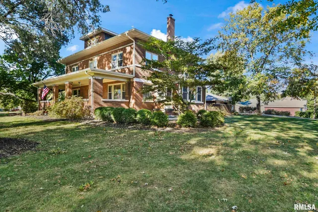 $459,900 | 104 Tremont Street, Lincoln, IL 62656