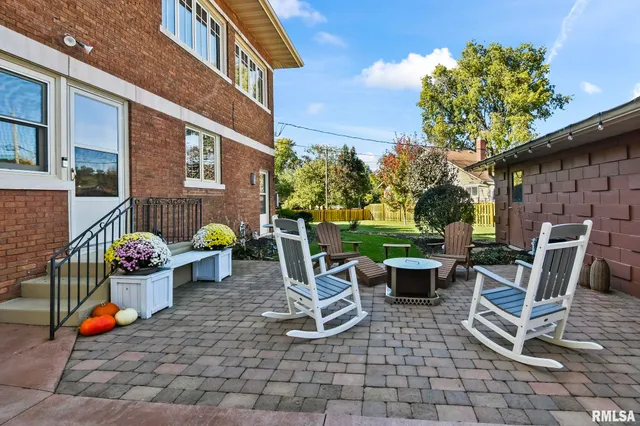 $459,900 | 104 Tremont Street, Lincoln, IL 62656