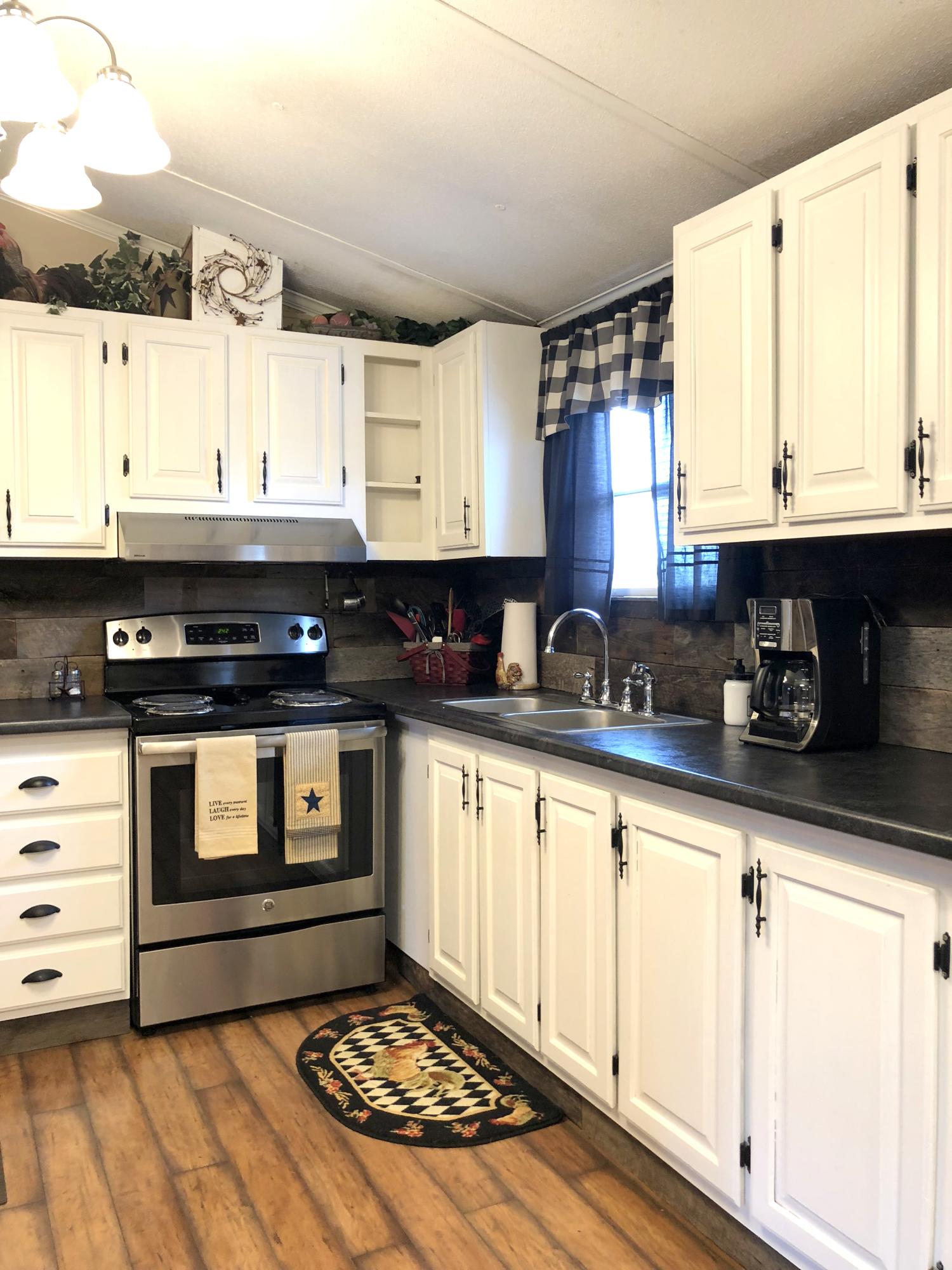 253 Landmark Road Jacksboro, TN 37757 - Photo 14 of 22 Kitchen