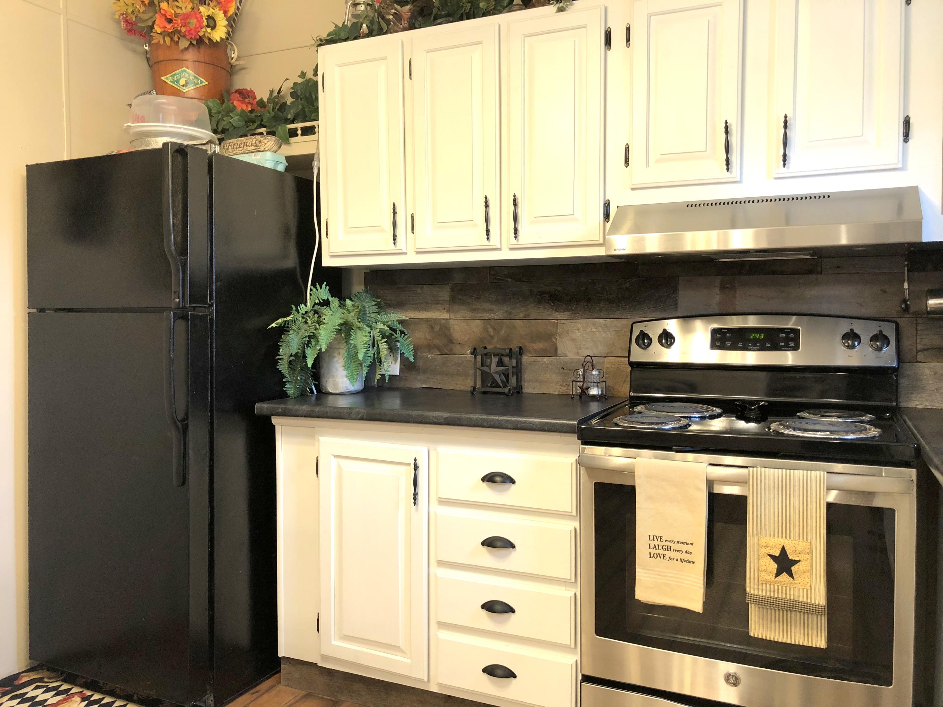 253 Landmark Road Jacksboro, TN 37757 - Photo 10 of 22 Kitchen