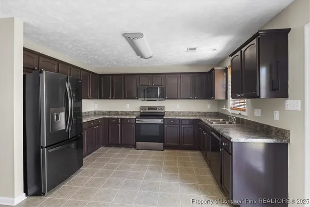 $285,000 | 1607 Stonewood Drive, Fayetteville, NC 28306