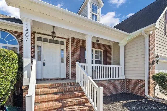 $285,000 | 1607 Stonewood Drive, Fayetteville, NC 28306