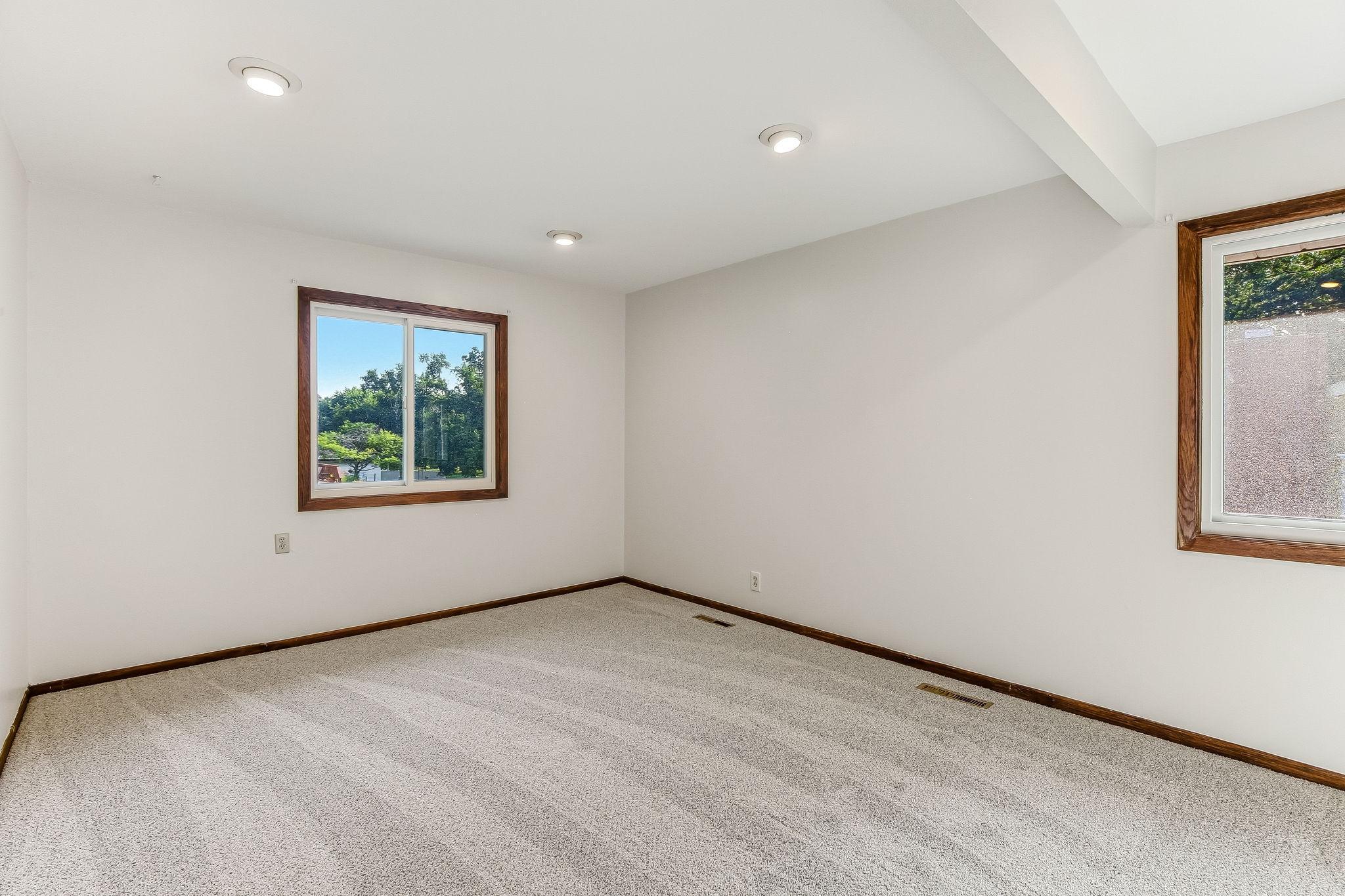 6481 Rath Drive St. Paul, MN 55125 - Photo 16 of 30