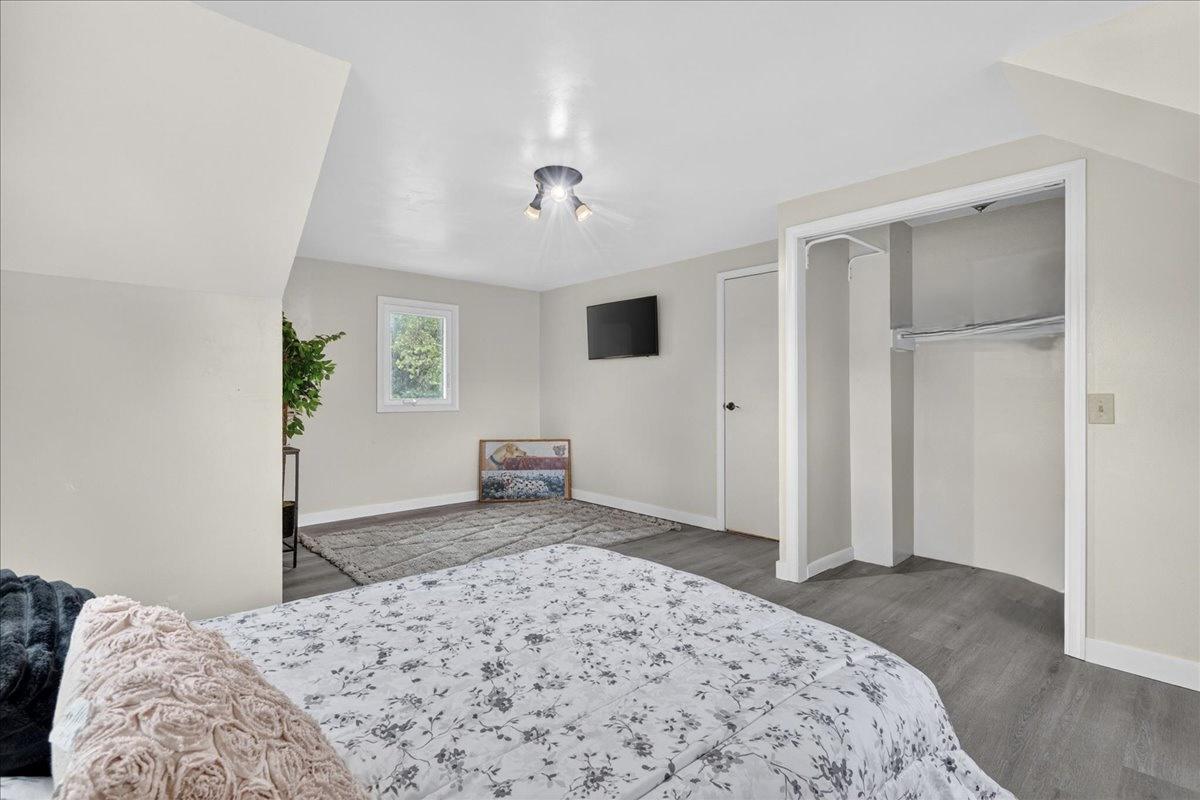 1865 Wilderness Road Lancaster, PA 17603 - Photo 28 of 39 Upper Level _ 2nd Bedroom with Sitting Area