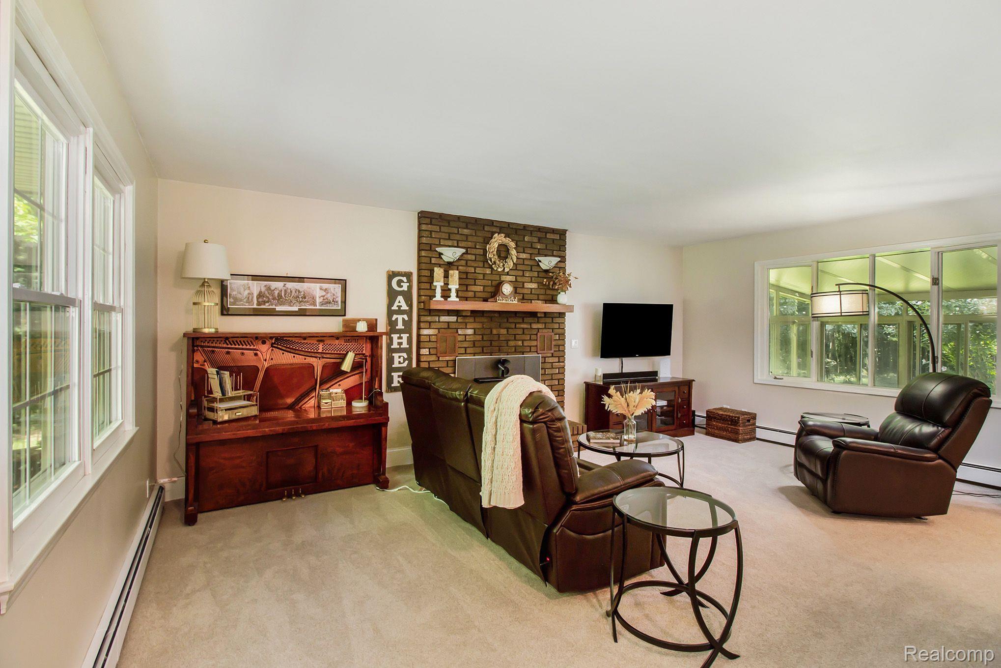 13610 Holtforth Road Fenton, MI 48430 - Photo 10 of 31 Tons of Natural Light in Living Room
