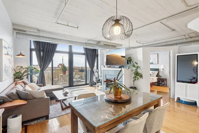 $335,000 | 1524 South Sangamon Street, Unit 612S, Chicago, IL 60608