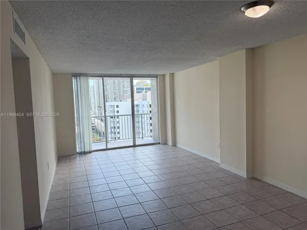 $2,764 | 915 Northwest 1st Avenue, Unit H2111, Miami, FL 33136