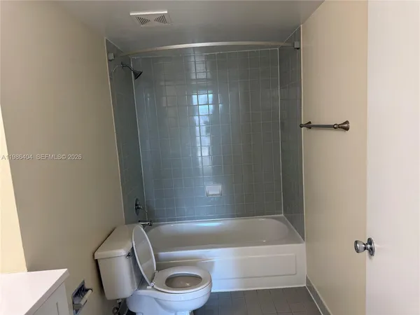 $2,764 | 915 Northwest 1st Avenue, Unit H2111, Miami, FL 33136