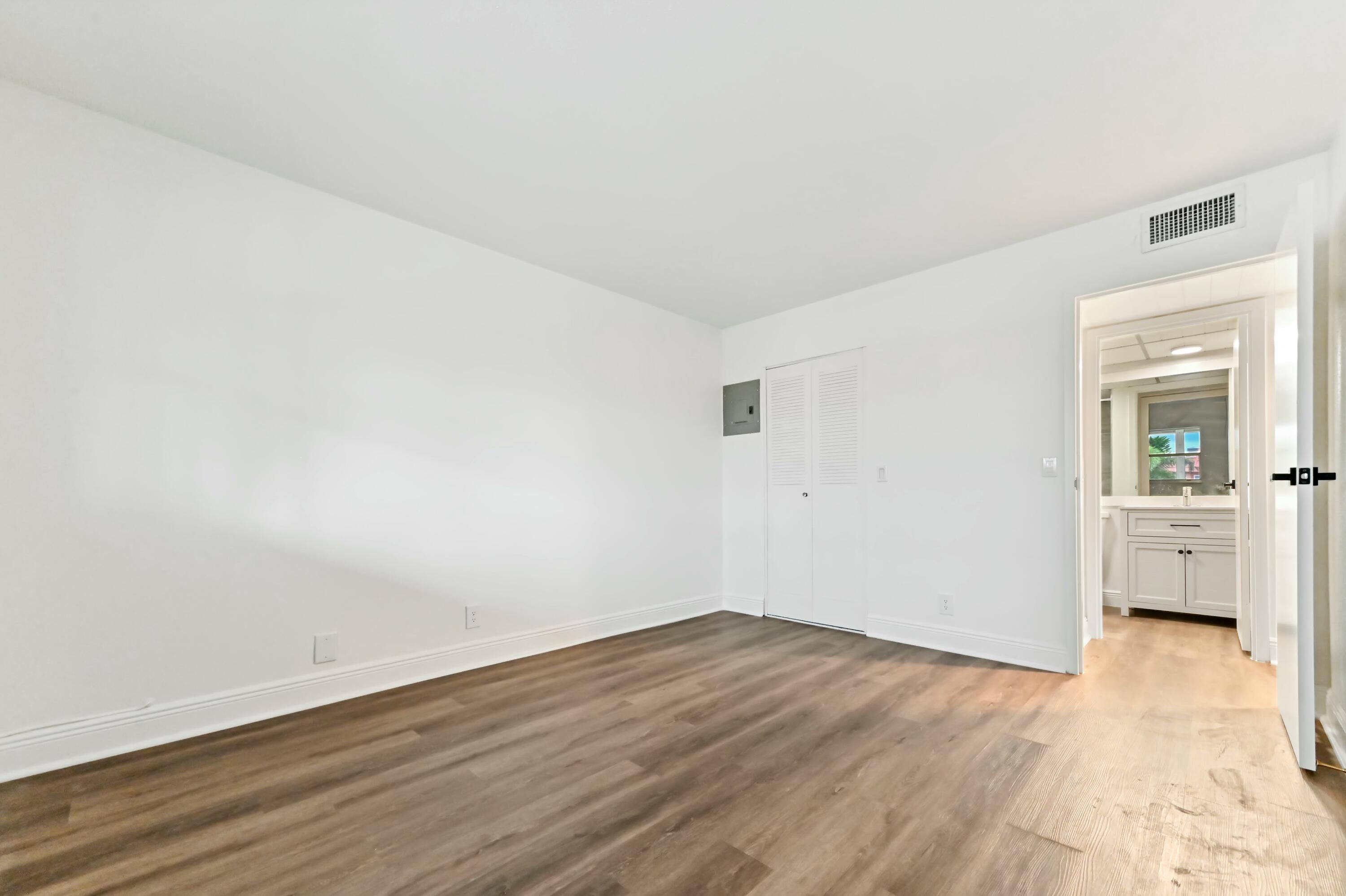 513 Saxony Drive Delray Beach, FL 33446 - Photo 14 of 40 tempImageTvRgDN