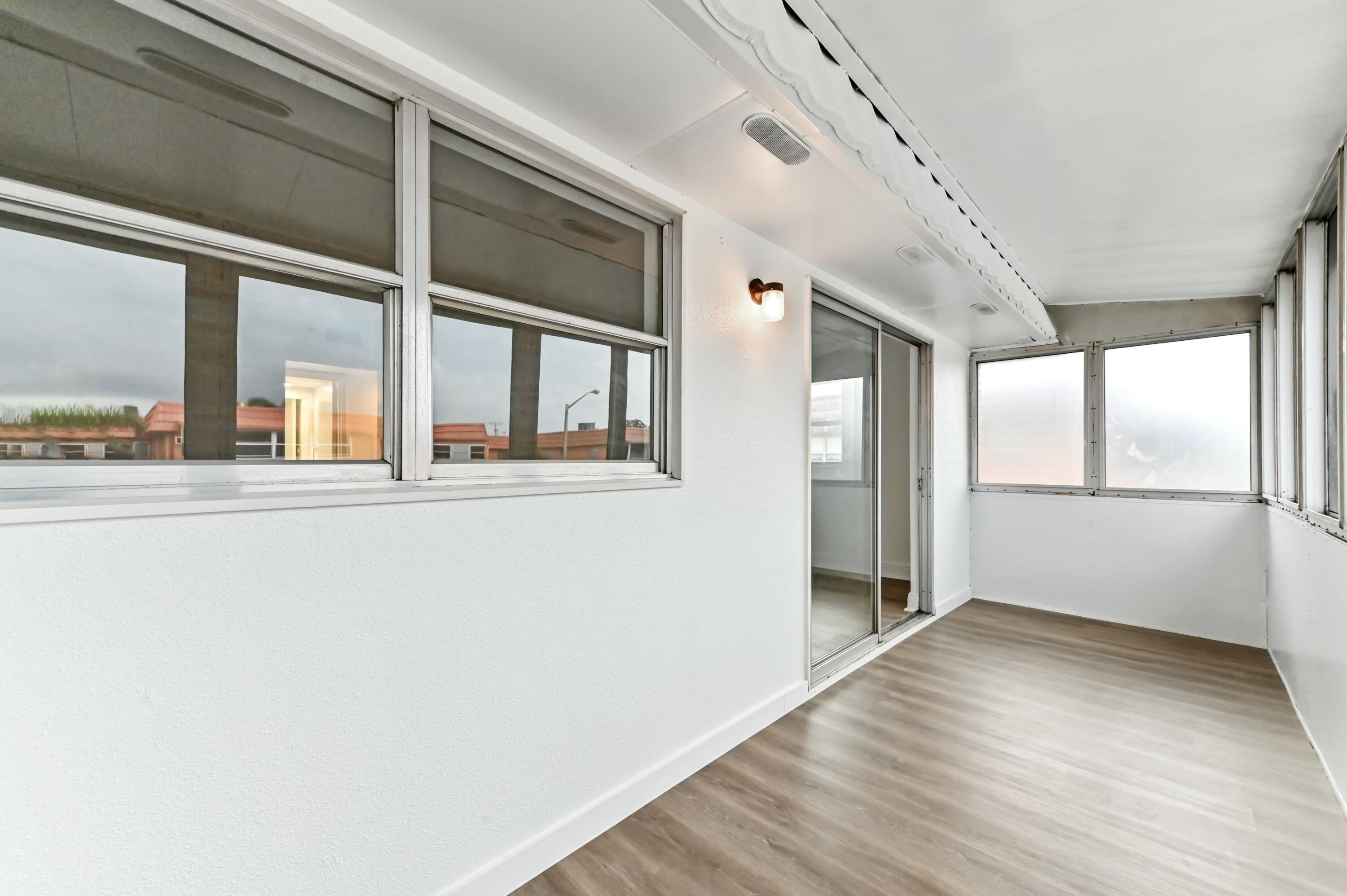 513 Saxony Drive Delray Beach, FL 33446 - Photo 23 of 40 tempImagegqUHD8