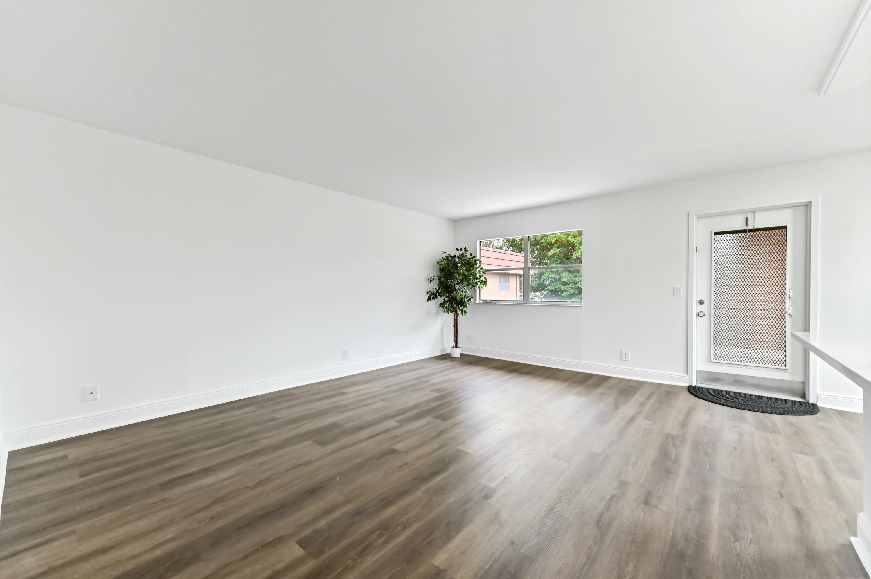 513 Saxony Drive Delray Beach, FL 33446 - Photo 8 of 40 updated space bright