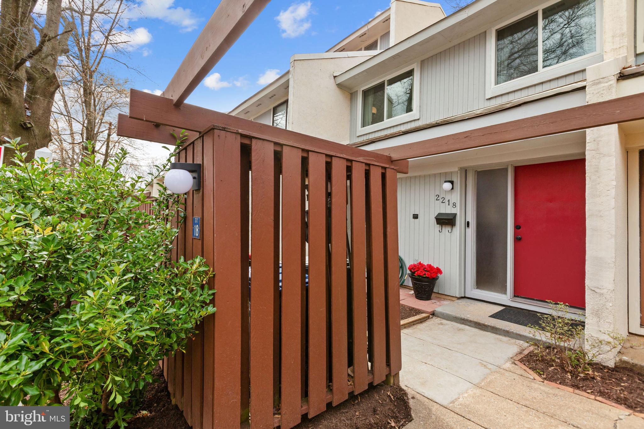 2218 Southgate Square Reston, VA 20191 - Photo 1 of 31