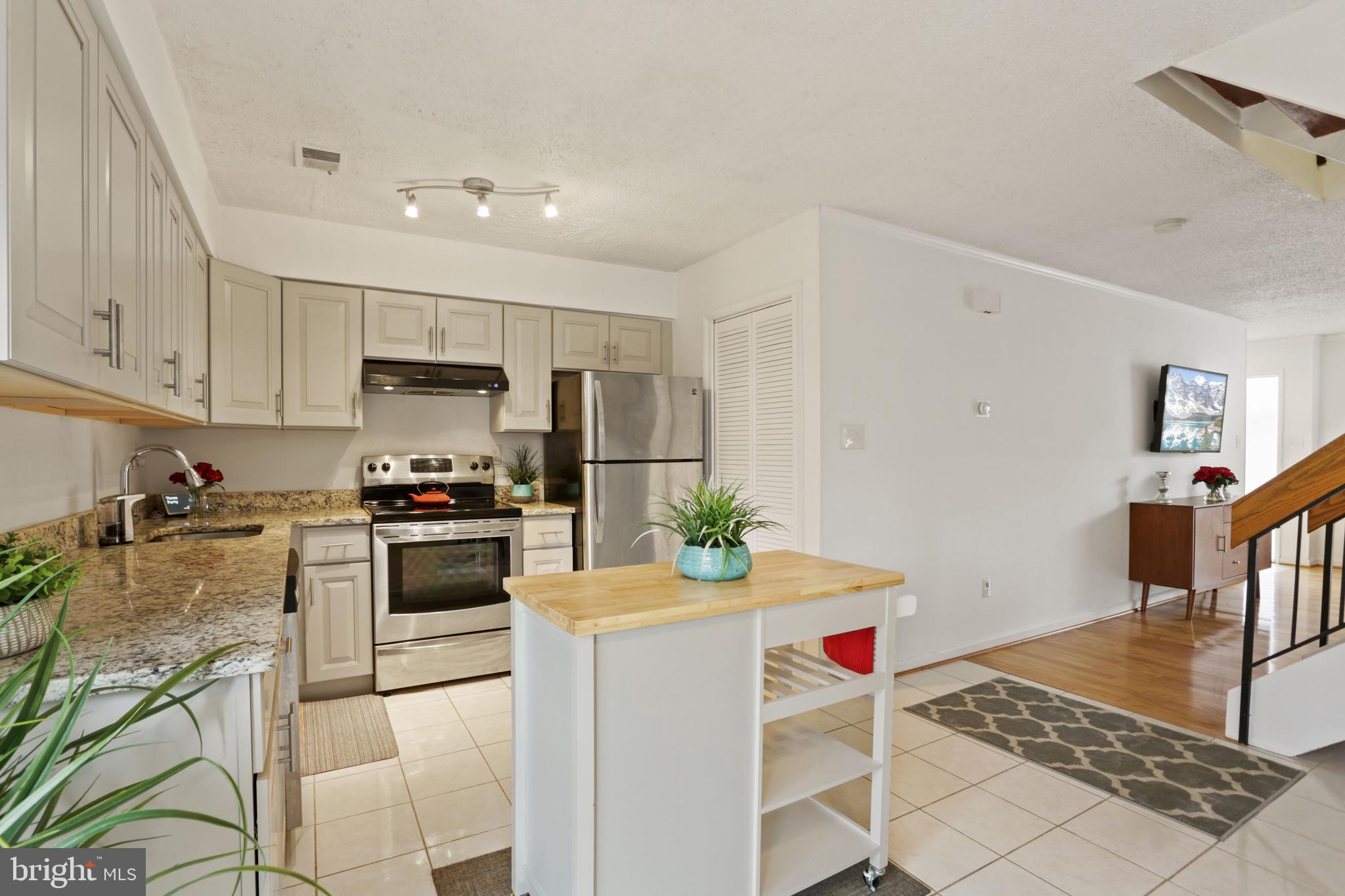 2218 Southgate Square Reston, VA 20191 - Photo 11 of 31