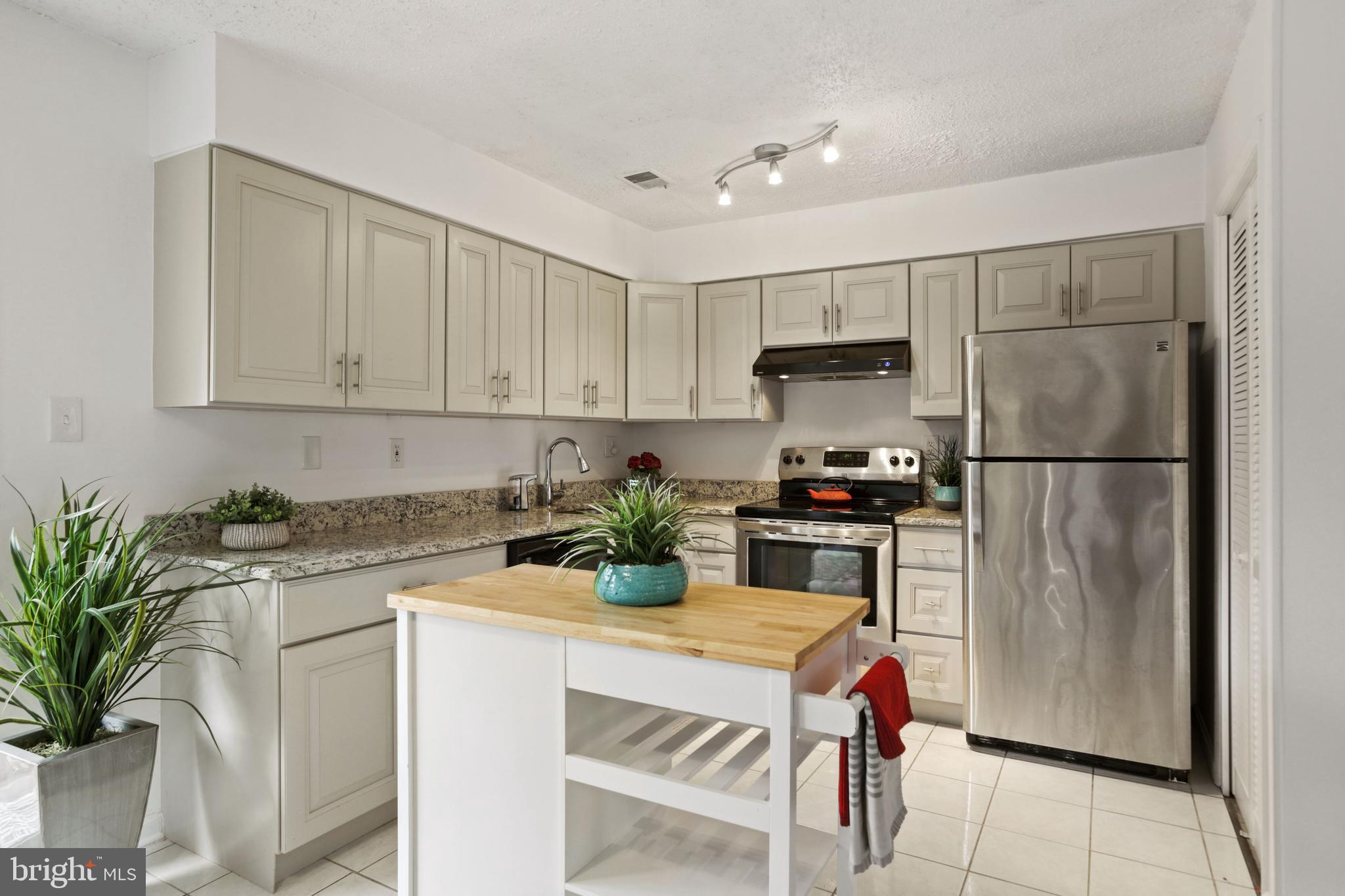 2218 Southgate Square Reston, VA 20191 - Photo 12 of 31