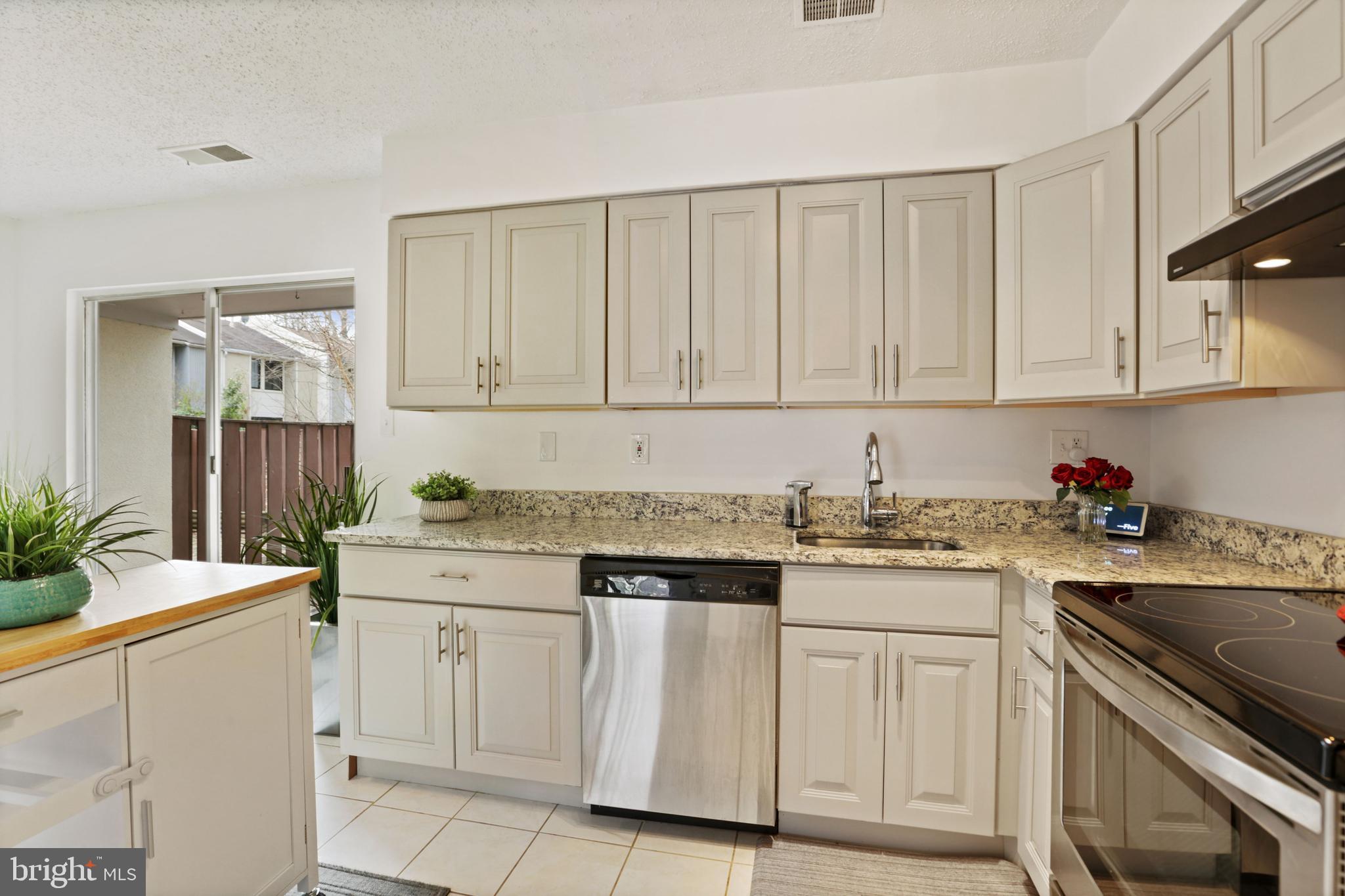 2218 Southgate Square Reston, VA 20191 - Photo 13 of 31