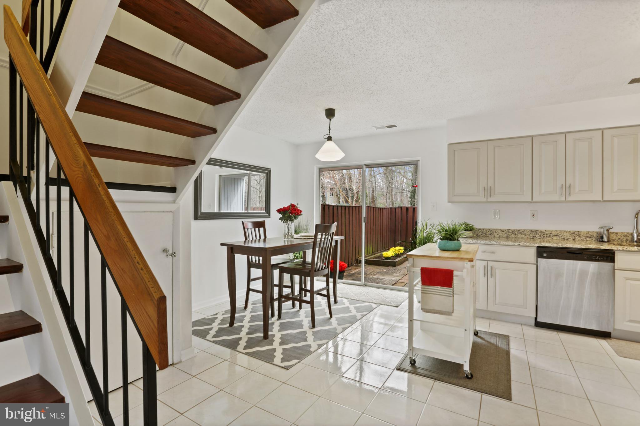2218 Southgate Square Reston, VA 20191 - Photo 5 of 31