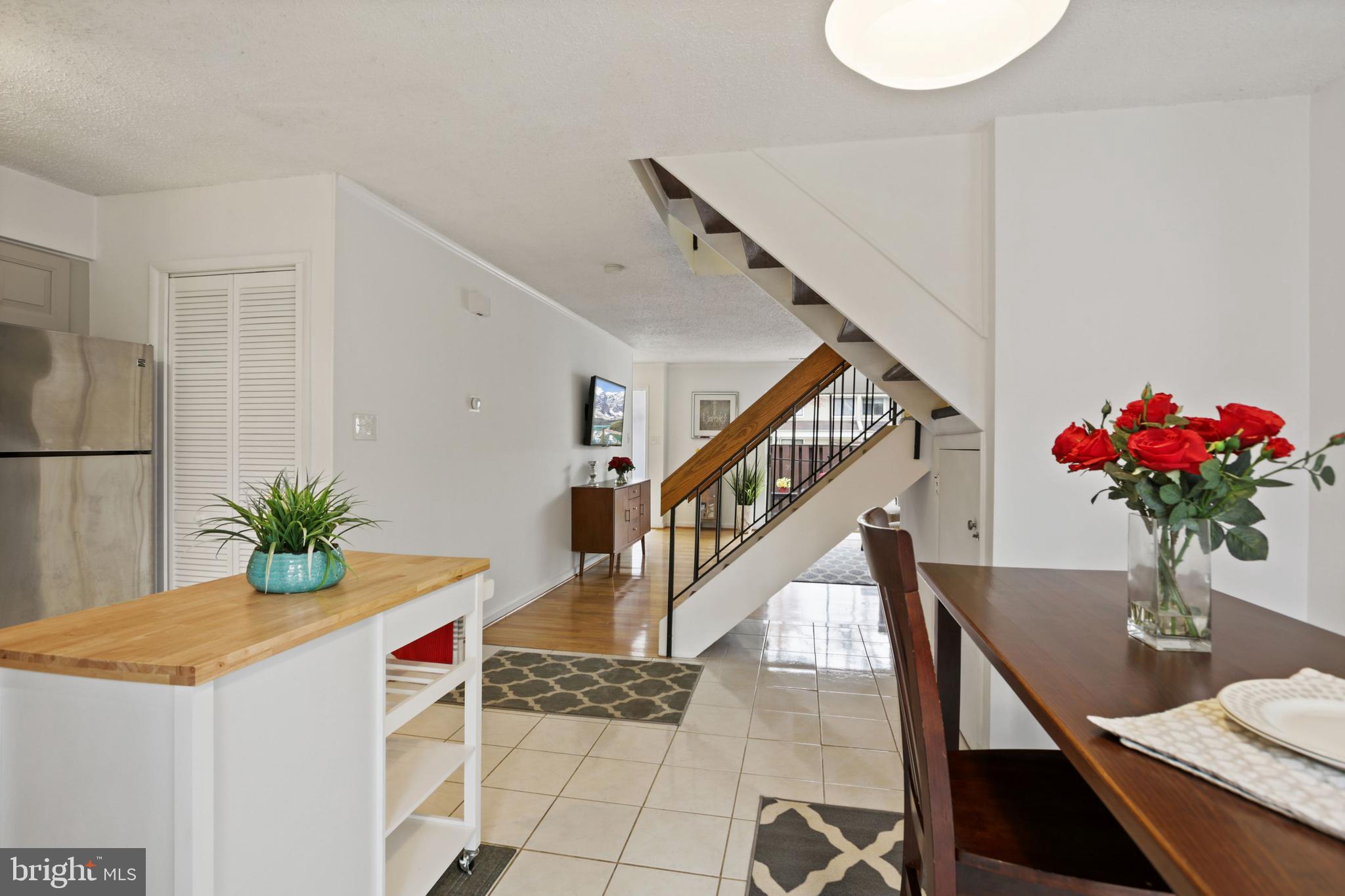 2218 Southgate Square Reston, VA 20191 - Photo 9 of 31