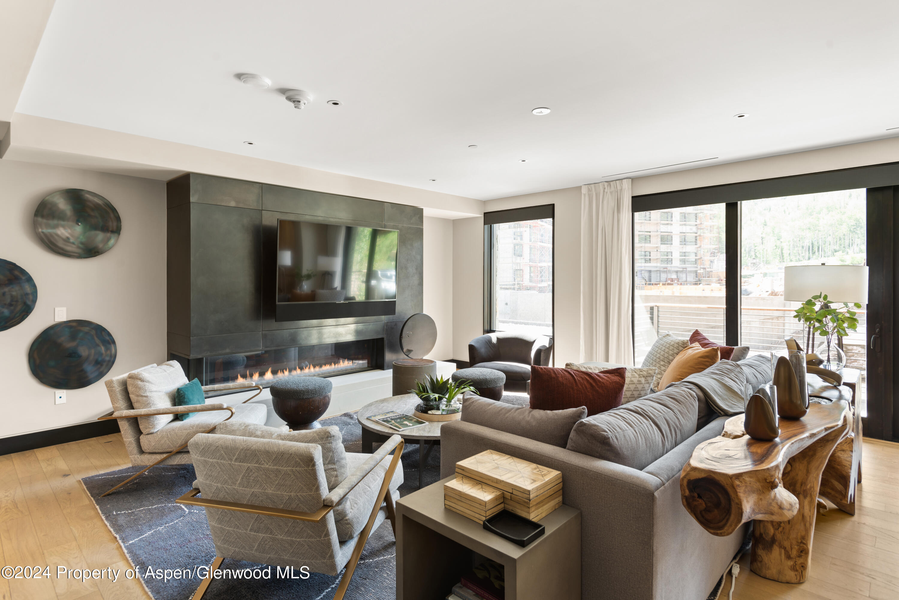 77 Wood Road, Unit 304EAST Snowmass Village, CO 81615 - Photo 3 of 56 One Snowmass East 304 Living Room