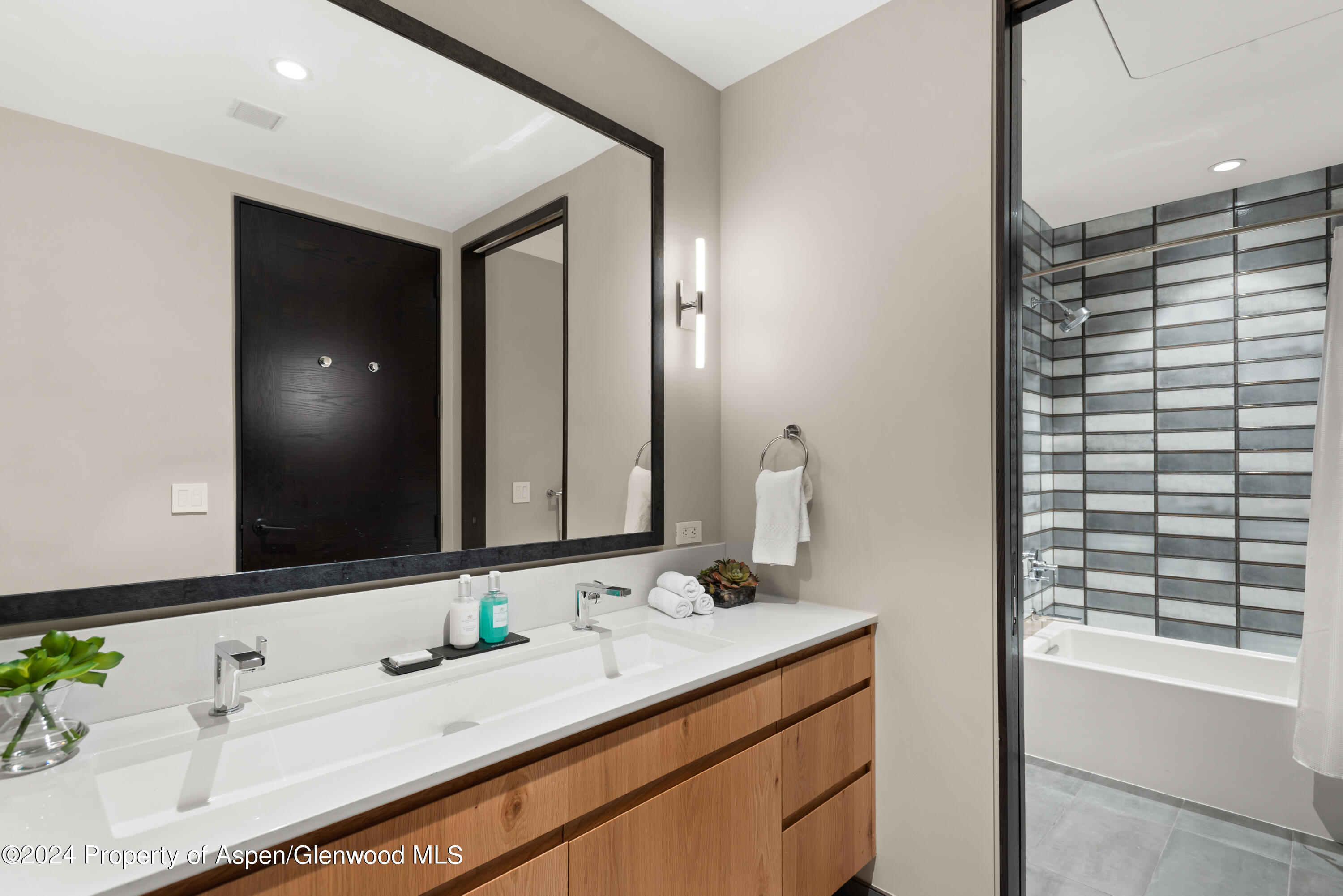 77 Wood Road, Unit 304EAST Snowmass Village, CO 81615 - Photo 37 of 56 One Snowmass East 304 Second Bathroom
