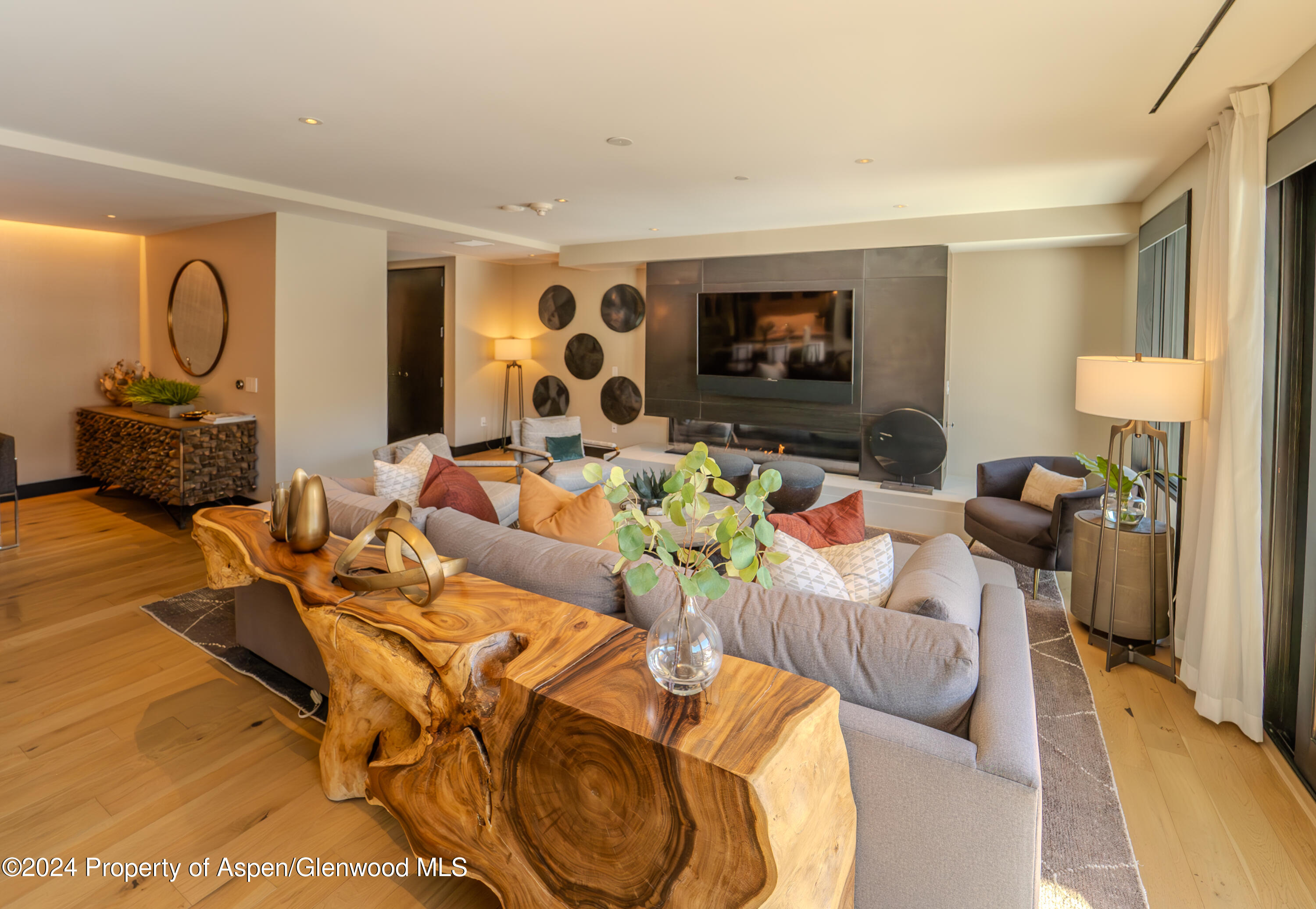 77 Wood Road, Unit 304EAST Snowmass Village, CO 81615 - Photo 7 of 56 One Snowmass East 304 Living Room