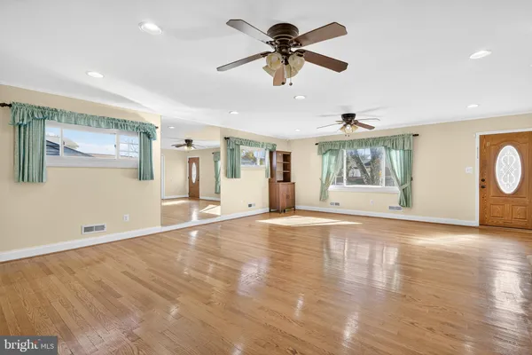 $405,000 | 910 Prestwood Road, Catonsville, MD 21228