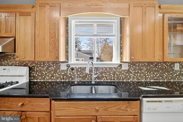 $405,000 | 910 Prestwood Road, Catonsville, MD 21228