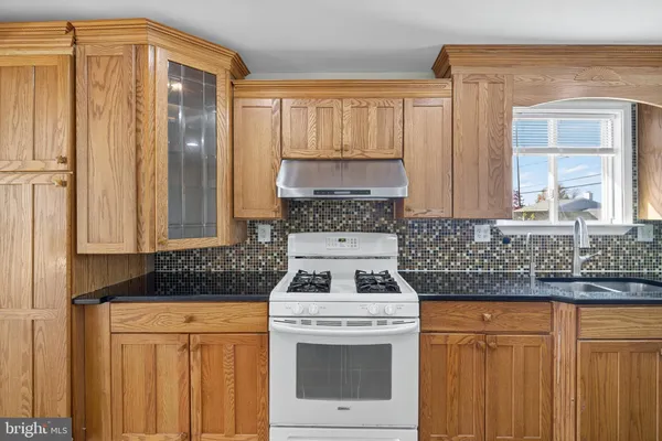 $405,000 | 910 Prestwood Road, Catonsville, MD 21228