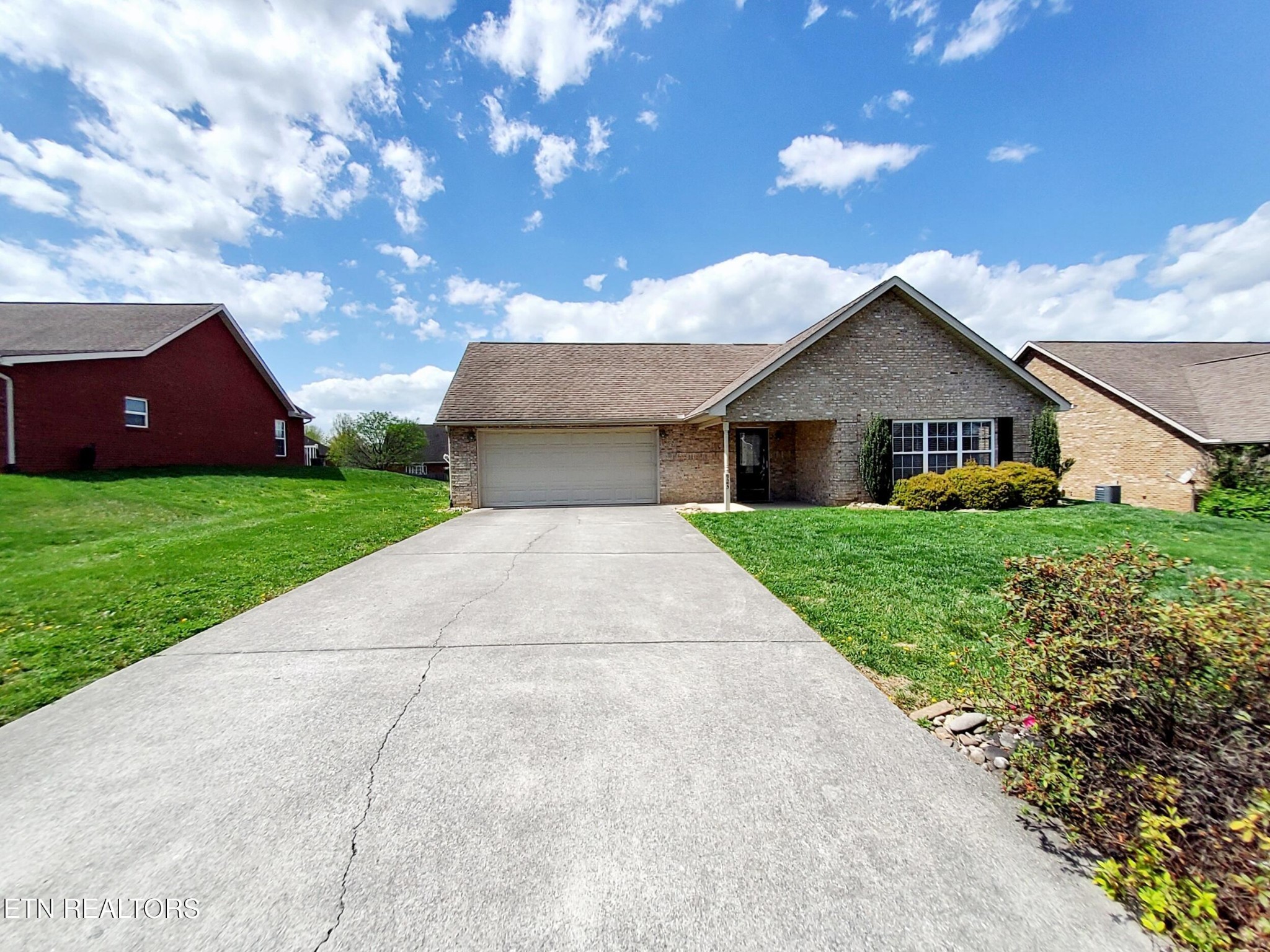 925 Elsborn Ridge Road Maryville, TN 37801 - Photo 3 of 24 Gallery Image 3