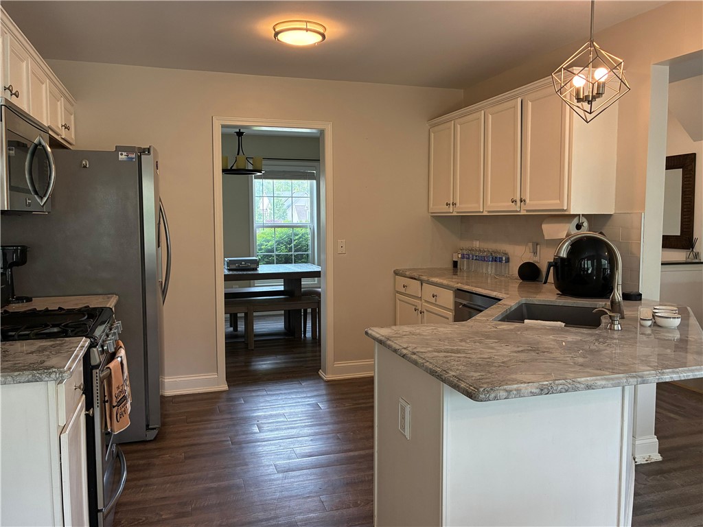 18 Dona Lea Road Perinton, NY 14450 - Photo 12 of 29 The kitchen features ample storage.