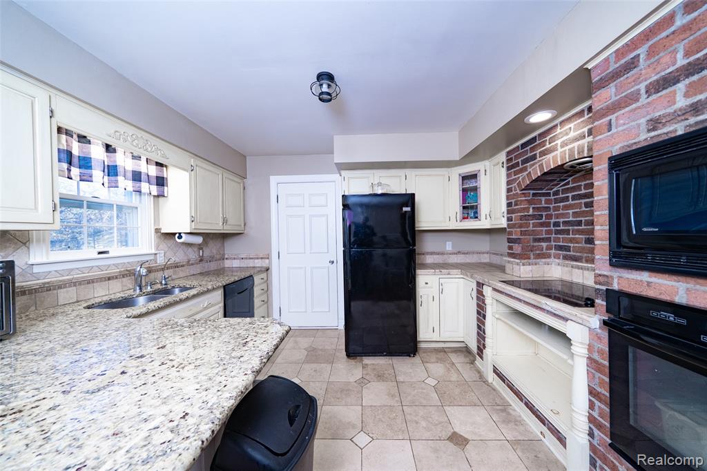 9459 Morrish Road Swartz Creek, MI 48473 - Photo 38 of 69 Gallery Image 38