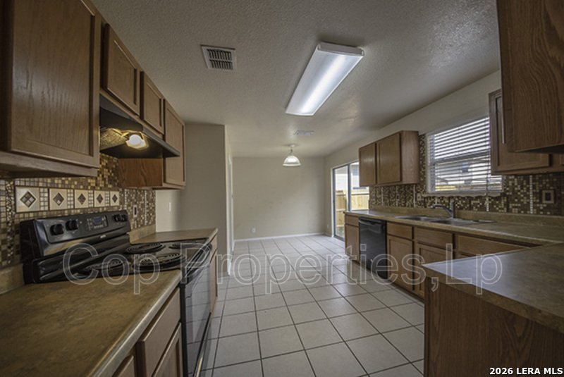 518 Reba Converse, TX 78109 - Photo 9 of 25