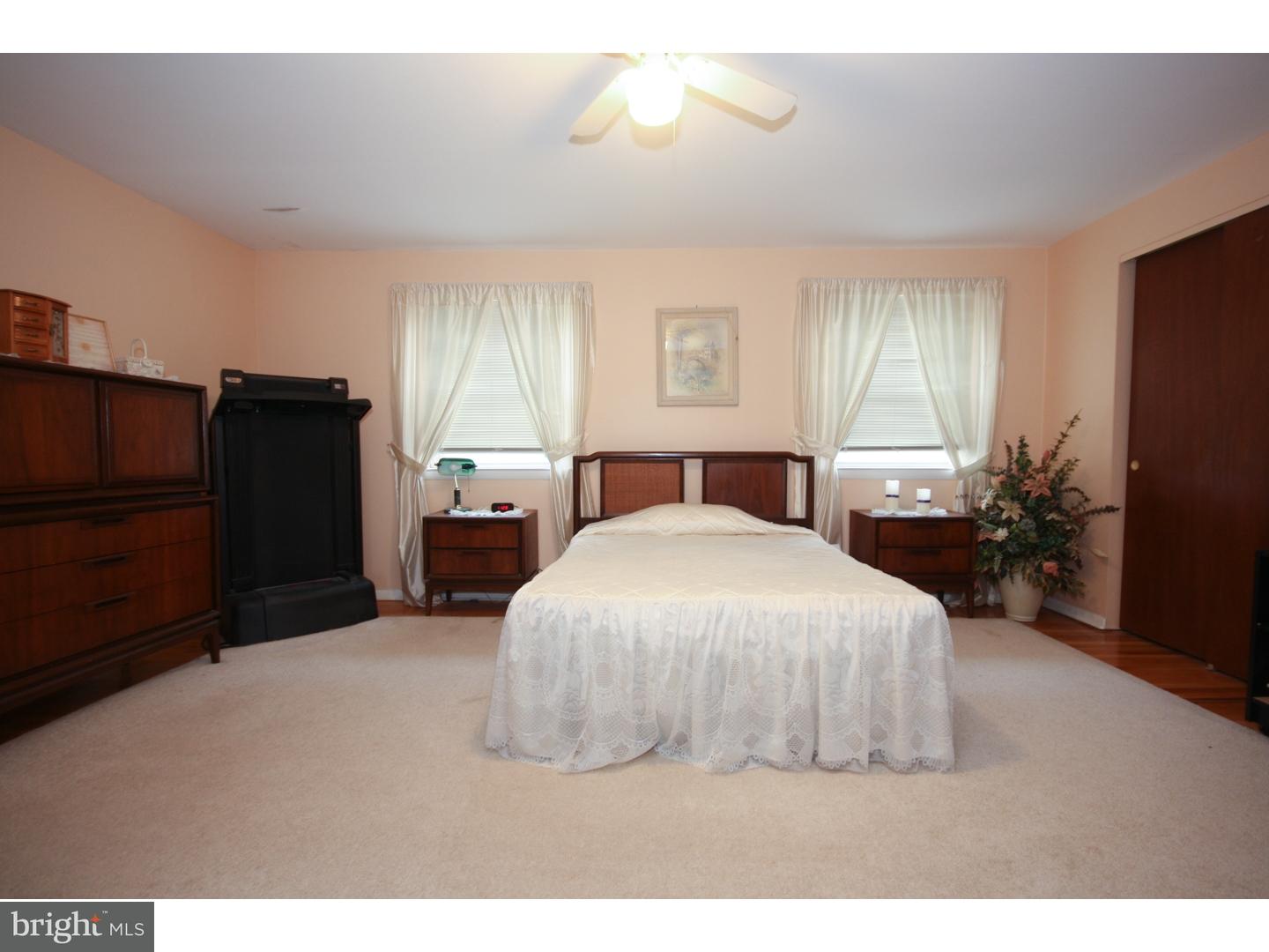 12631 Dunks Ferry Road Philadelphia, PA 19154 - Photo 11 of 20 Bedroom - Main