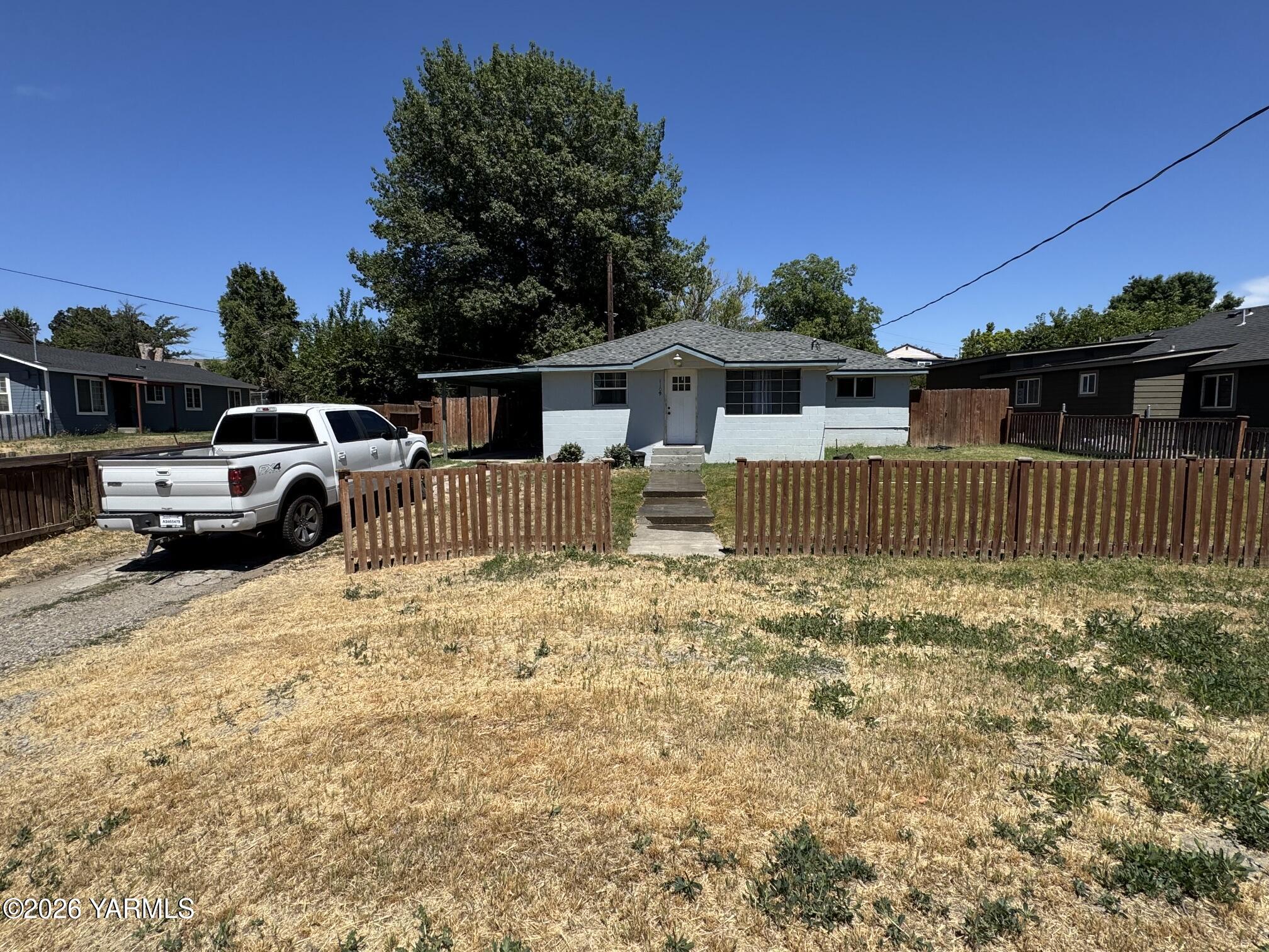 1109 Maple Way Zillah, WA 98953 - Photo 3 of 3 IMG_1263