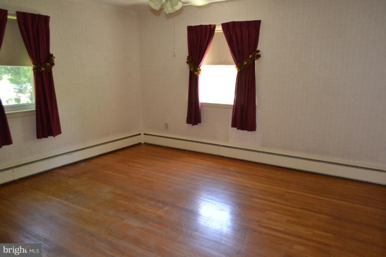 4024 Raleigh Road Baltimore, MD 21208 - Photo 10 of 25 Bedroom