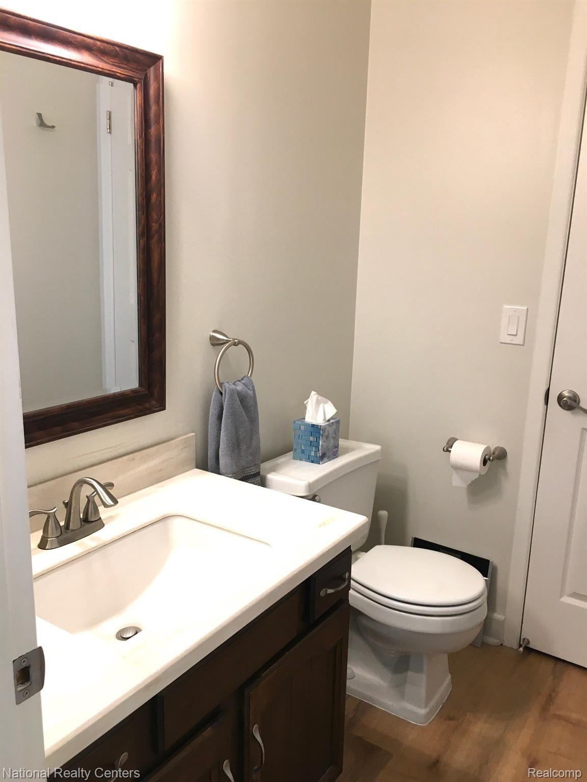 460 Coldiron Drive Rochester, MI 48307 - Photo 18 of 44 Master Bathroom (full)