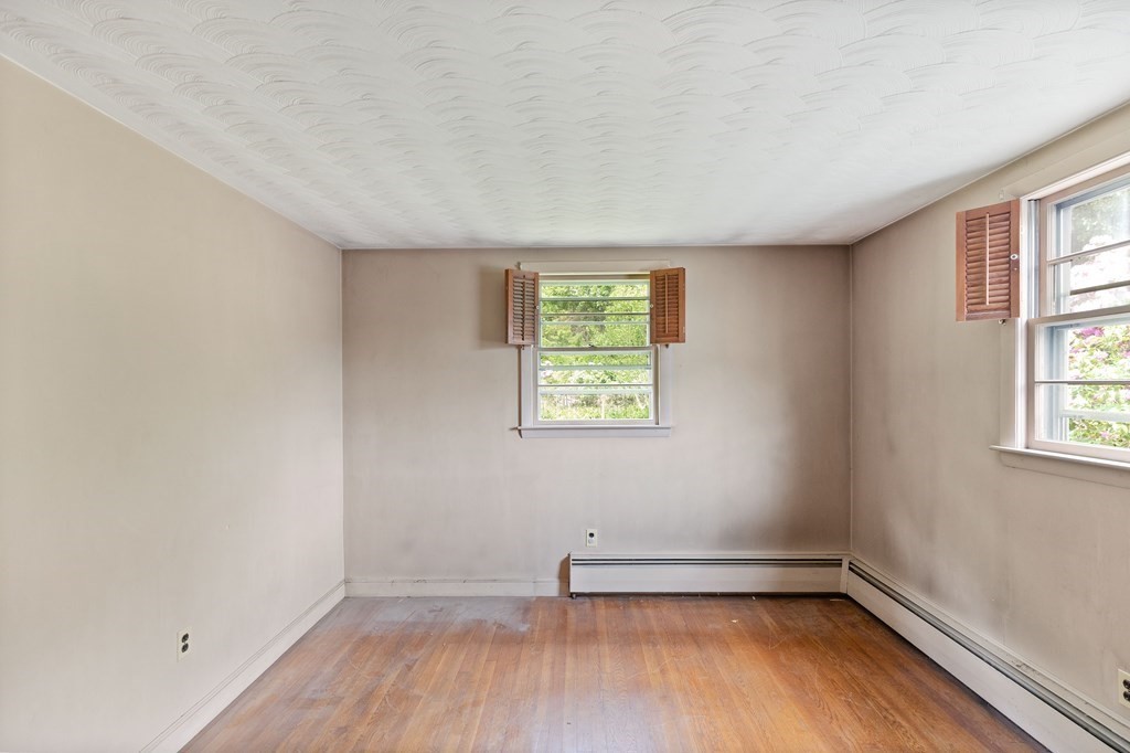 21 Robert Road Danvers, MA 01923 - Photo 5 of 10 Gallery Image 5