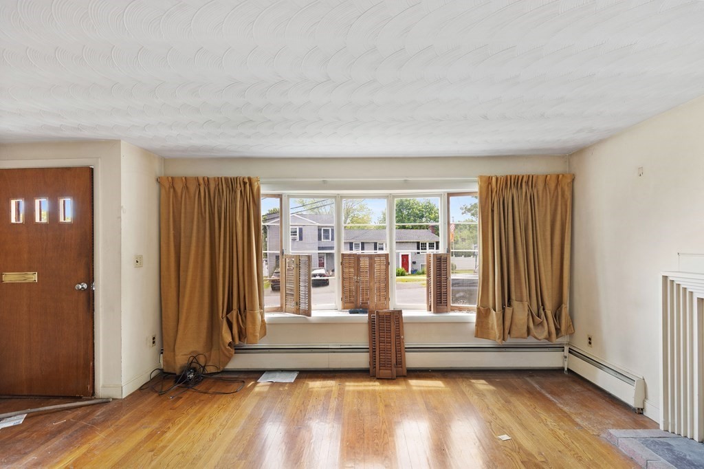 21 Robert Road Danvers, MA 01923 - Photo 8 of 10 Gallery Image 8