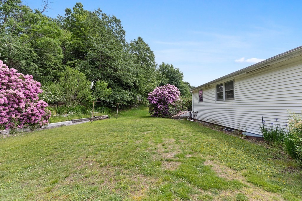 21 Robert Road Danvers, MA 01923 - Photo 9 of 10 Gallery Image 9