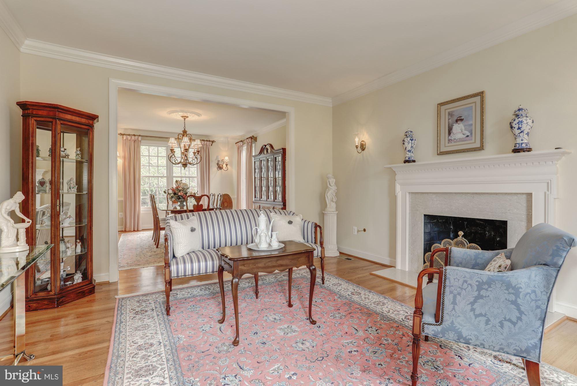 8317 Roxborough Loop Gainesville, VA 20155 - Photo 13 of 32 Living Room