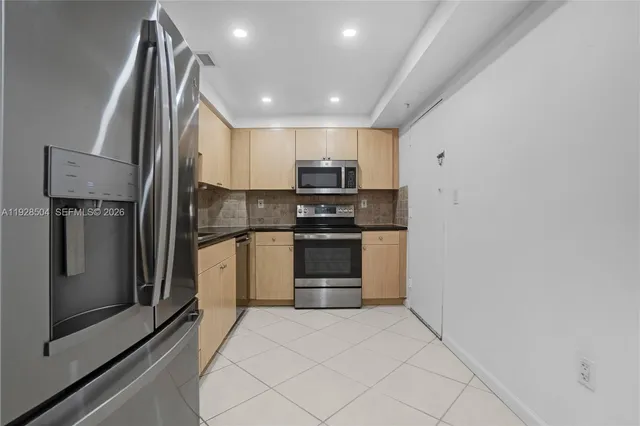 $2,550 | 10350 West Bay Harbor Drive, Unit 2L, Bay Harbor Islands, FL 33154