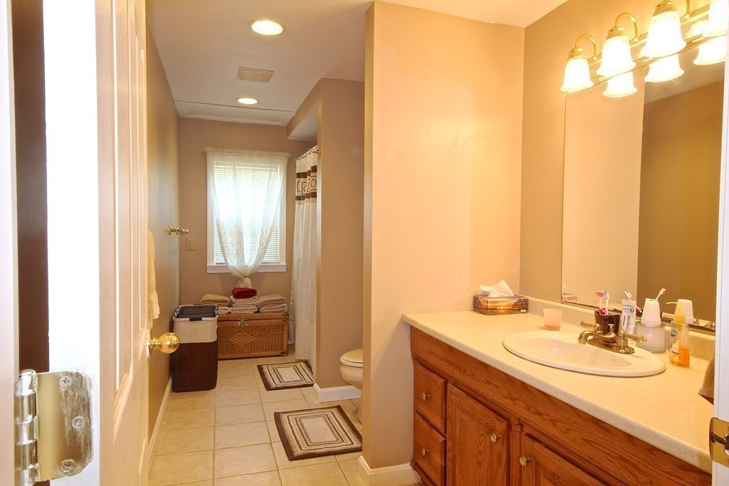 75 Overlook Road Weymouth, MA 02189 - Photo 13 of 17 Gallery Image 13